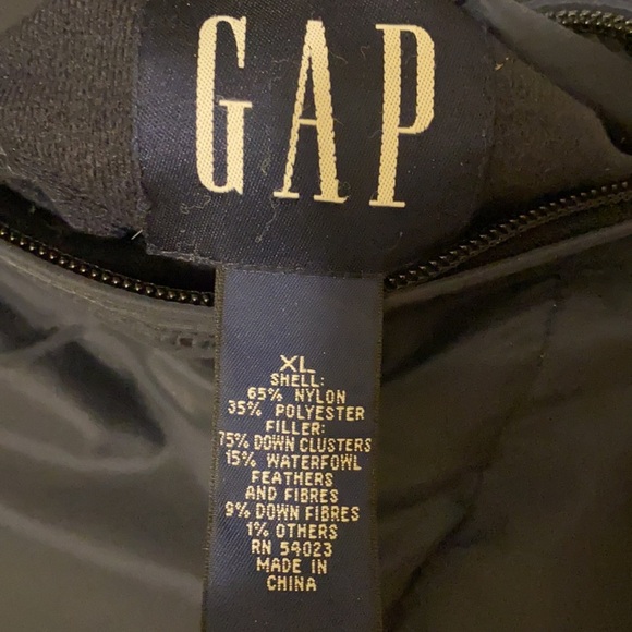 Men’s Gap Reversible Down Vest - Picture 4 of 7